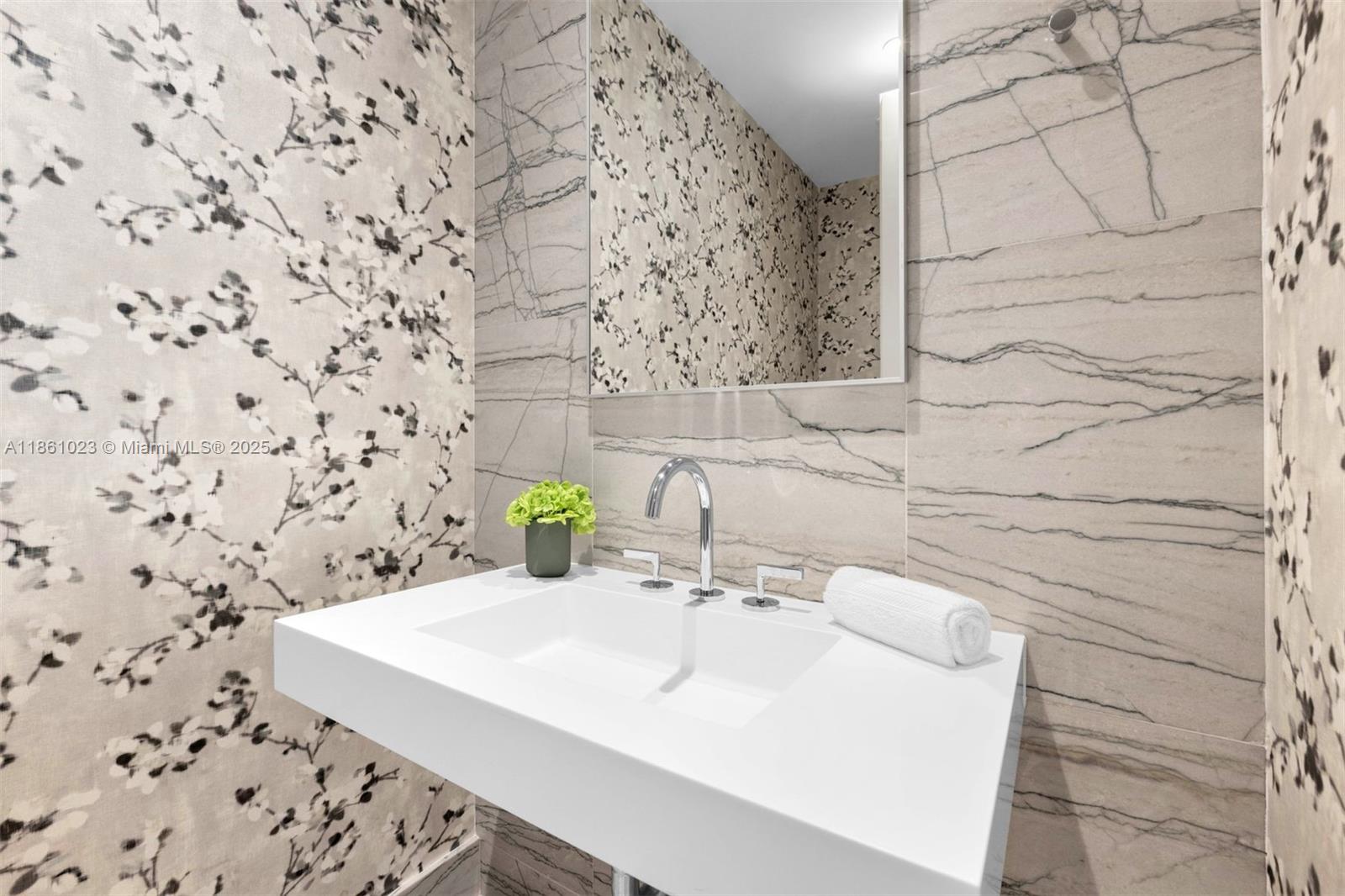 See details 306 2 / 3 1602 sq. ft. $ 2025-08-18 0 Photo