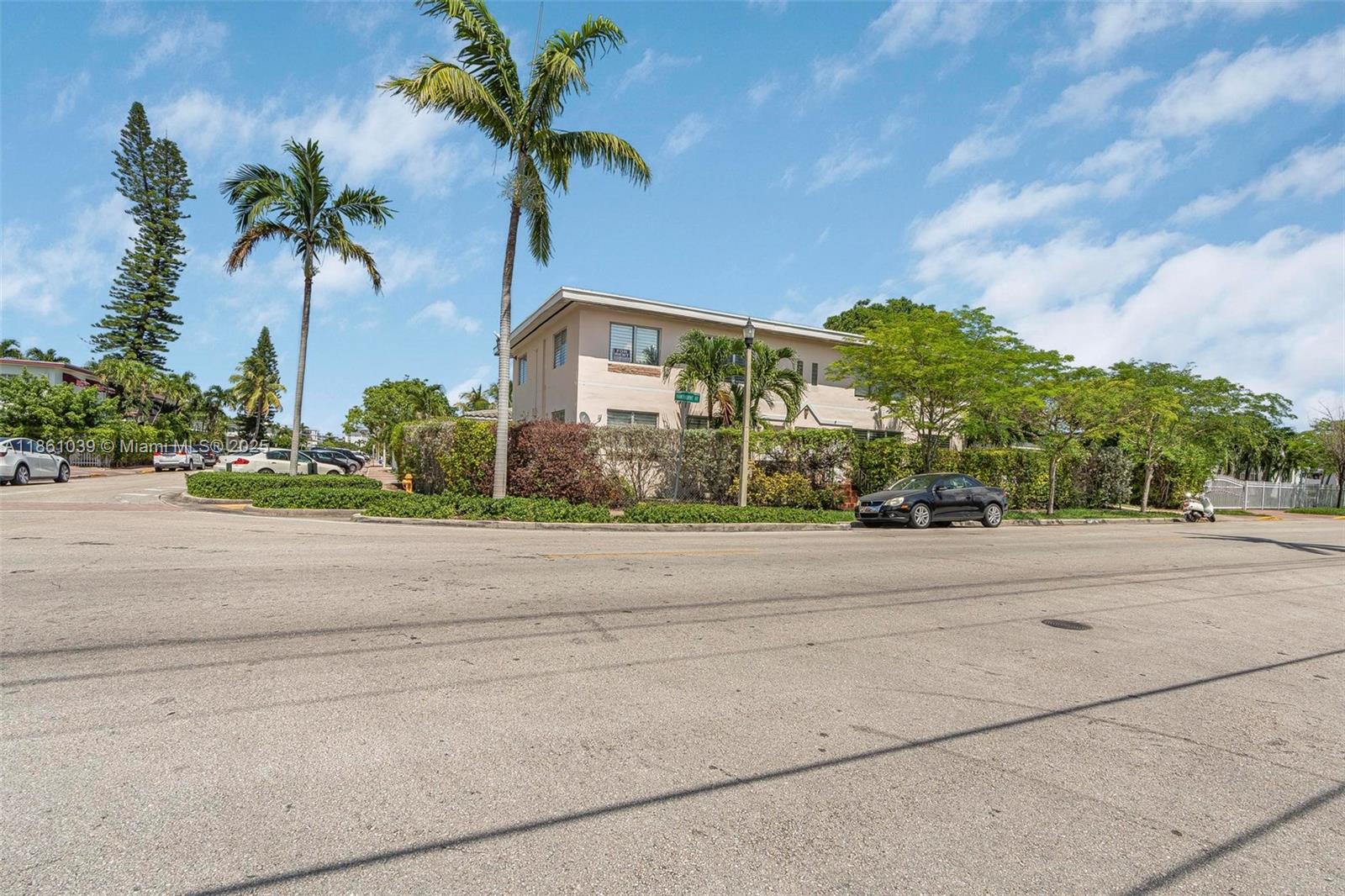 Ver detalles / 4429 sq. ft. $ 2025-08-18 0 foto
