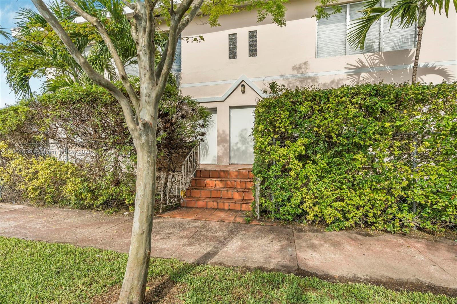 Ver detalles / 4429 sq. ft. $ 2025-08-18 0 foto