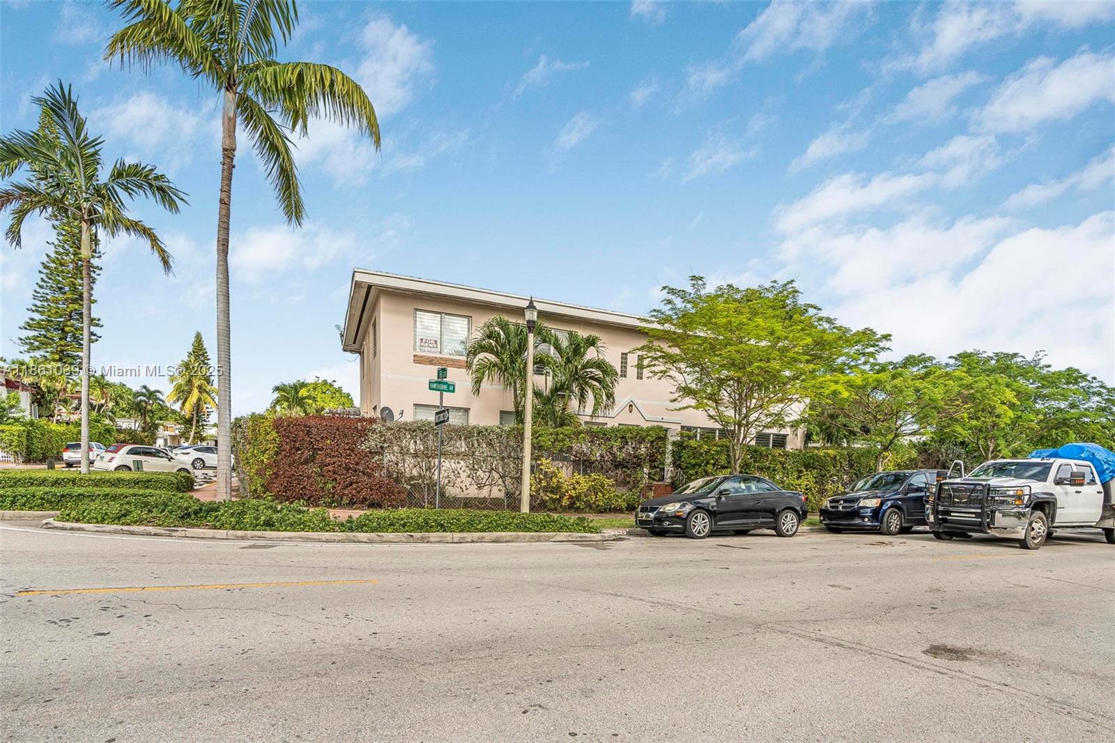 Ver detalles / 4429 sq. ft. $ 2025-08-18 0 foto