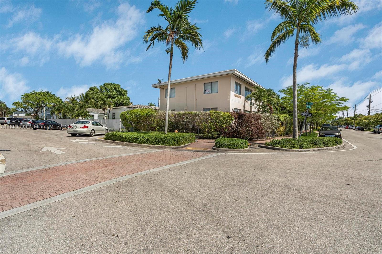 Ver detalles / 4429 sq. ft. $ 2025-08-18 0 foto