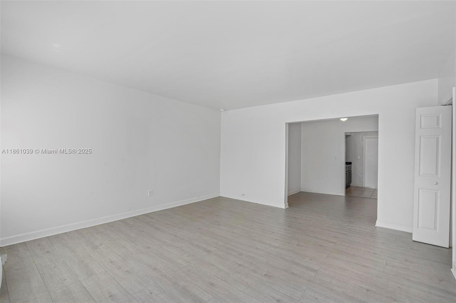 Ver detalles / 4429 sq. ft. $ 2025-08-18 0 foto