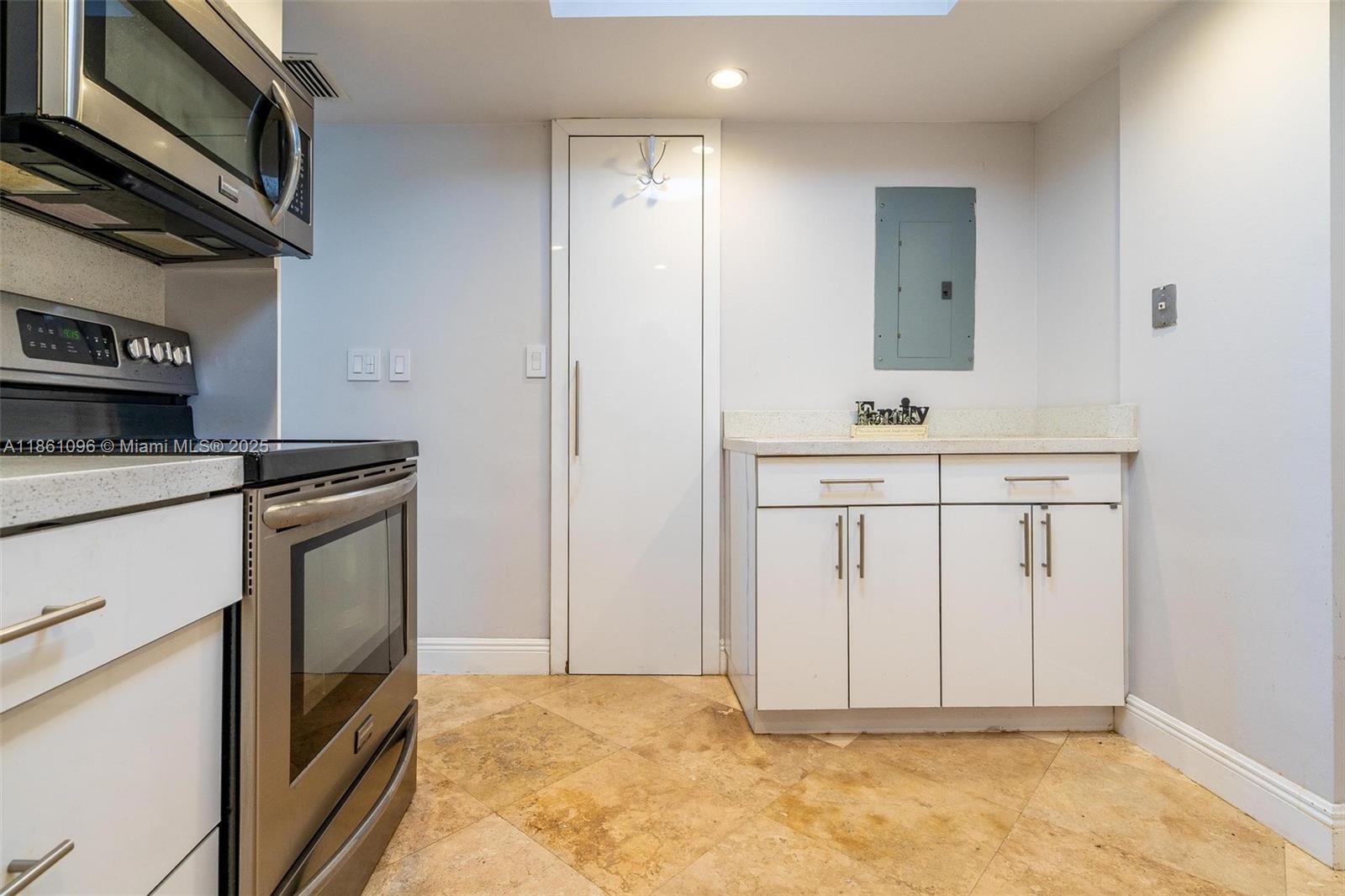Photo of 3475 Country Club Dr  #E119, Aventura, Florida, 33180 - 