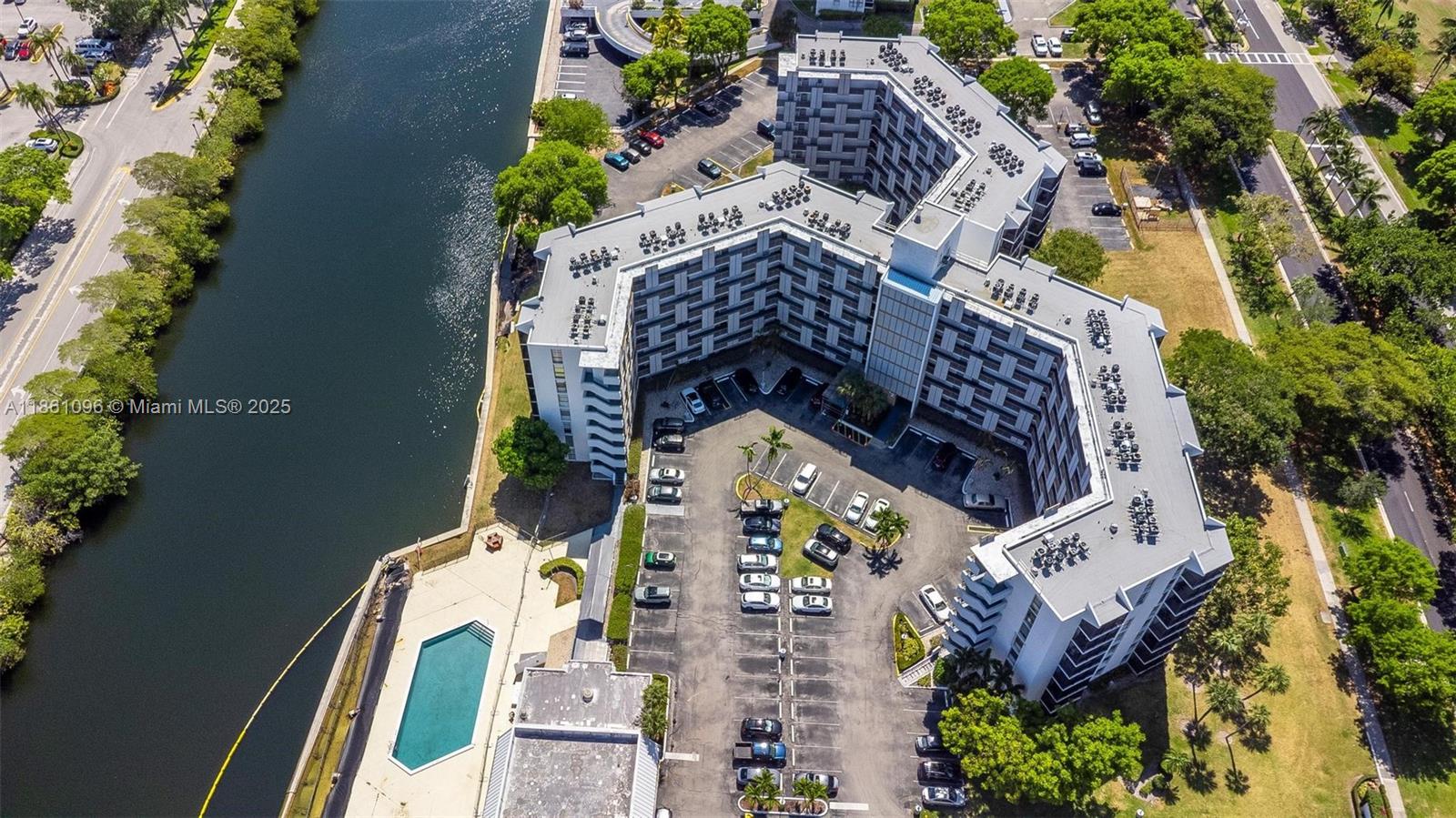 Photo of 3475 Country Club Dr  #E119, Aventura, Florida, 33180 - 