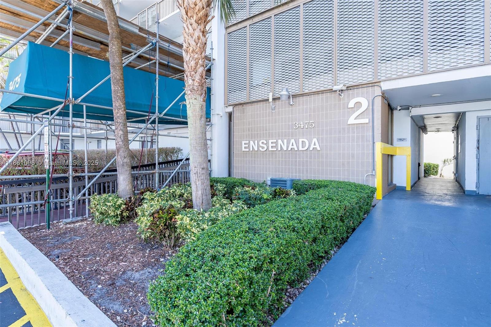 Photo of 3475 Country Club Dr  #E119, Aventura, Florida, 33180 - 