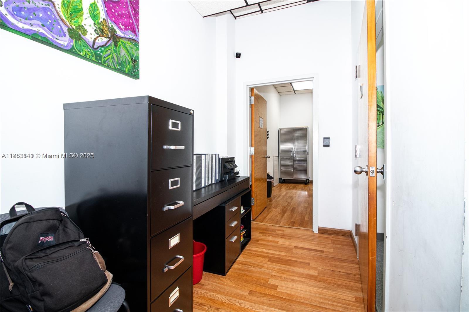 See details / sq. ft. $ 2025-08-18 0 Photo