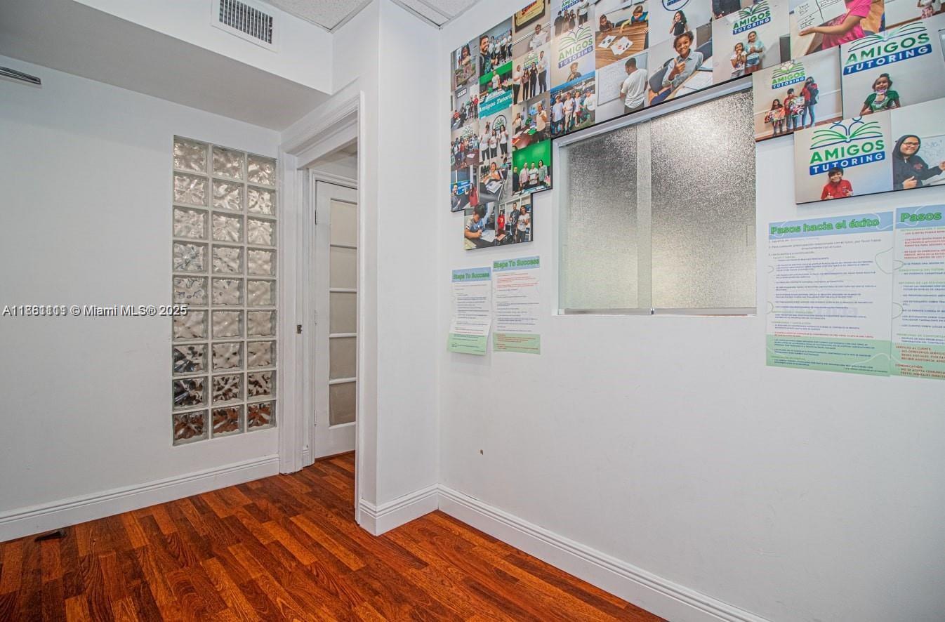 See details / sq. ft. $ 2025-08-18 0 Photo
