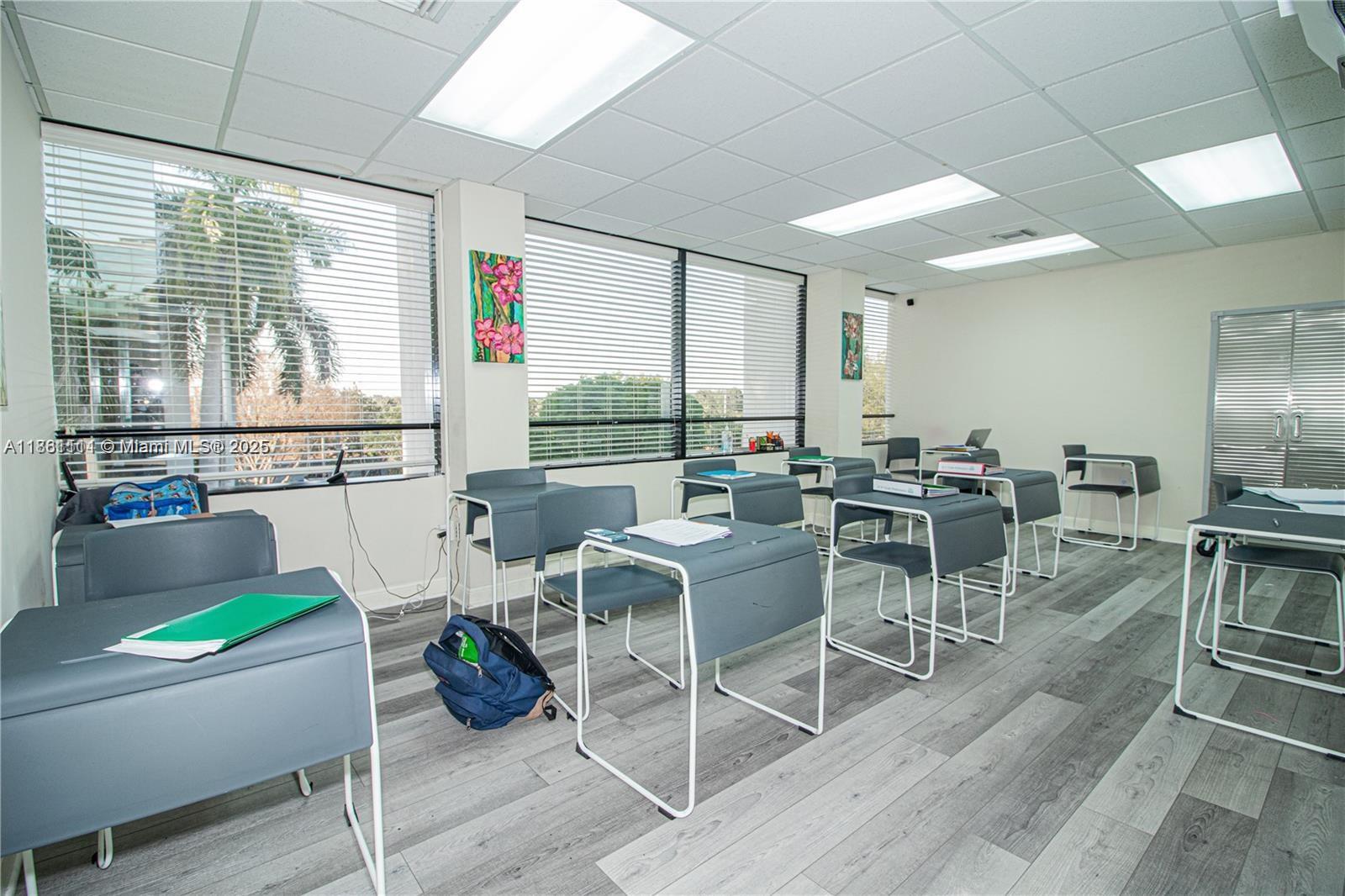 See details / sq. ft. $ 2025-08-18 0 Photo