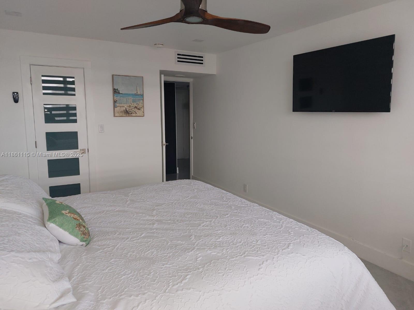 Photo of 3180 Ocean Dr  #1721, Hallandale Beach, Florida, 33009 - 