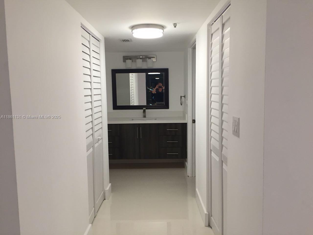1003 2 / 2 1232 sq. ft. $ 2025-08-18 0 foto