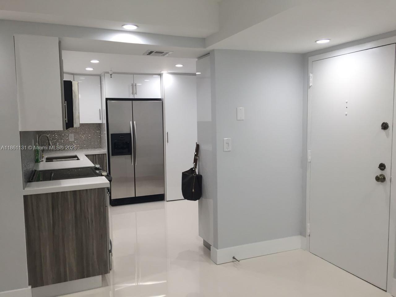 1003 2 / 2 1232 sq. ft. $ 2025-08-18 0 foto