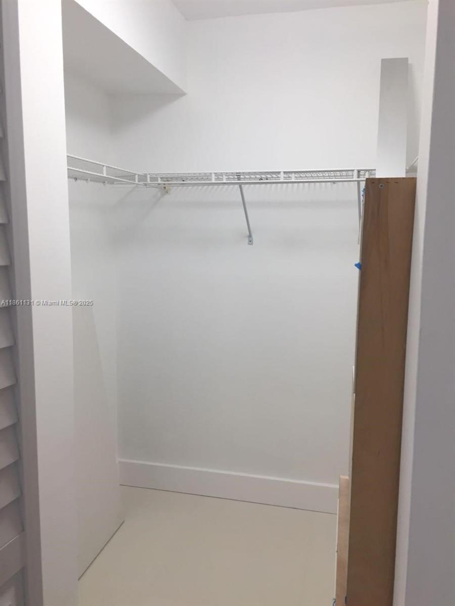 1003 2 / 2 1232 sq. ft. $ 2025-08-18 0 foto