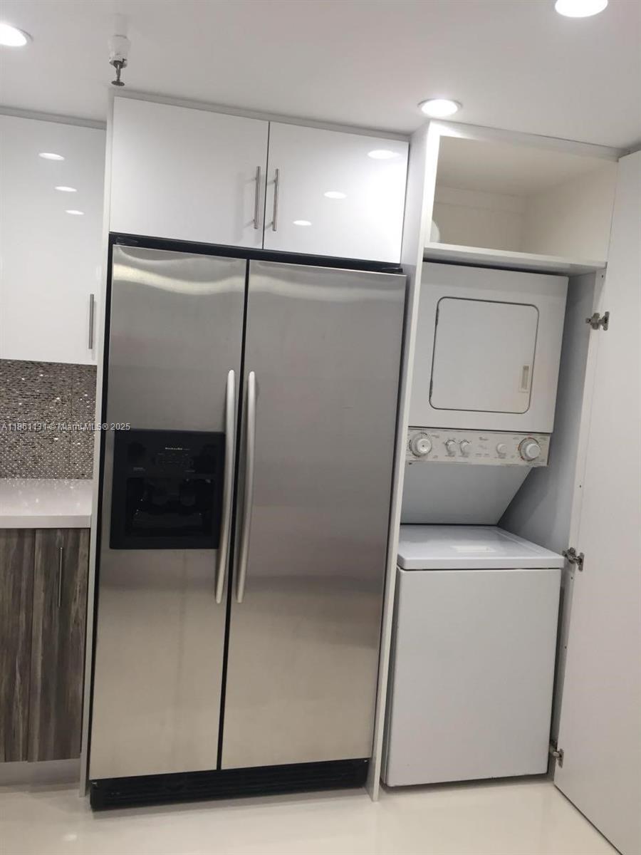 1003 2 / 2 1232 sq. ft. $ 2025-08-18 0 foto