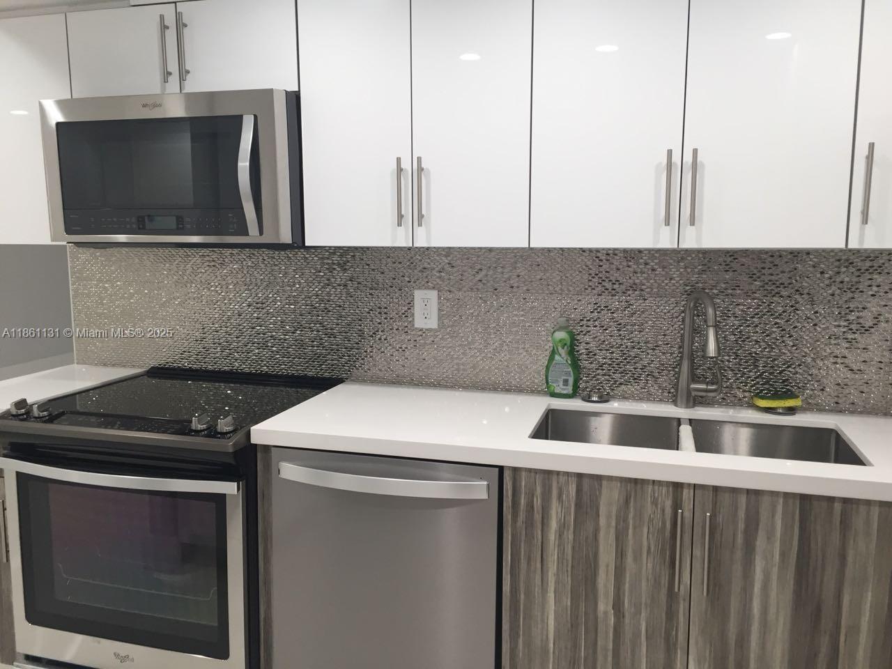 1003 2 / 2 1232 sq. ft. $ 2025-08-18 0 foto