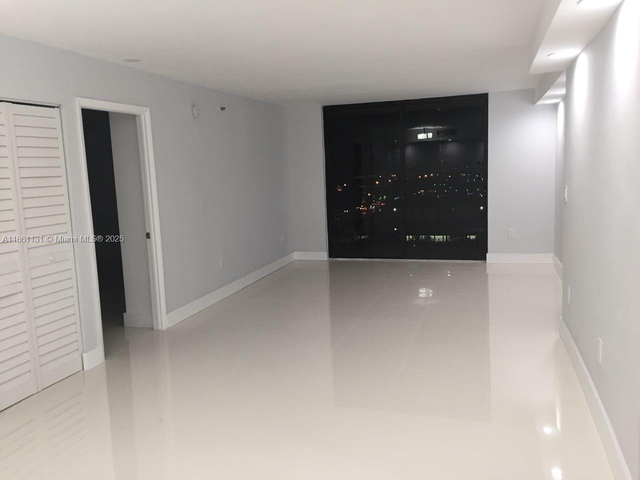1003 2 / 2 1232 sq. ft. $ 2025-08-18 0 foto