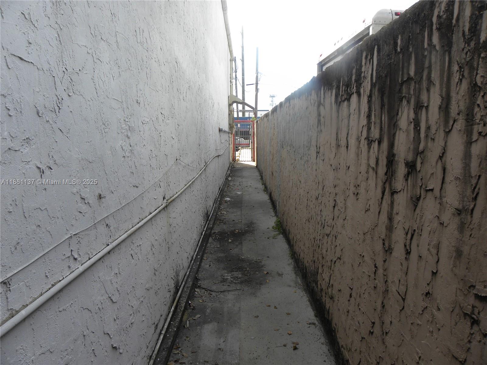 See details / sq. ft. $ 2025-08-19 0 Photo