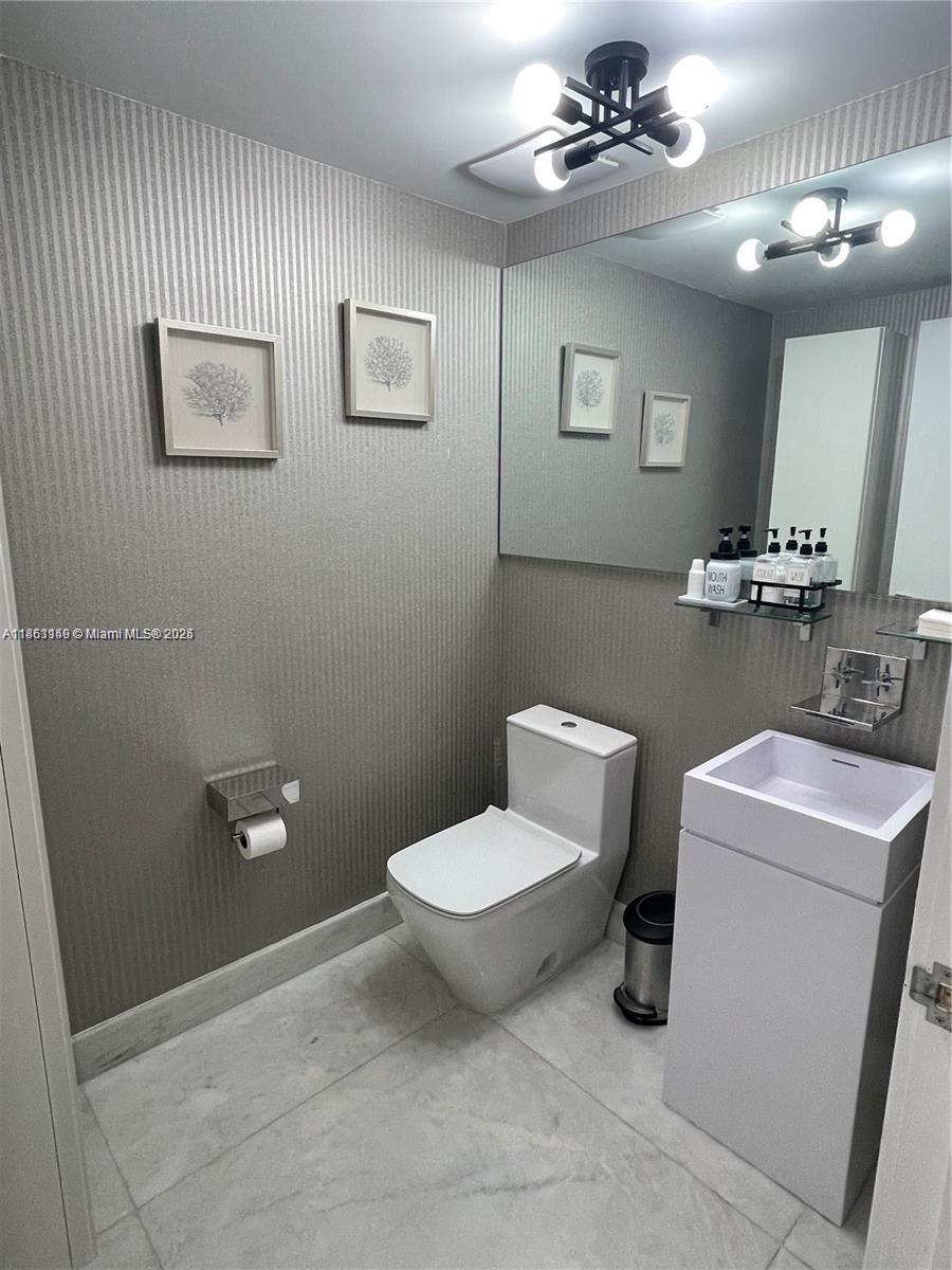 Photo of 3301 183rd St  #2509, Aventura, Florida, 33160 - Powder Room