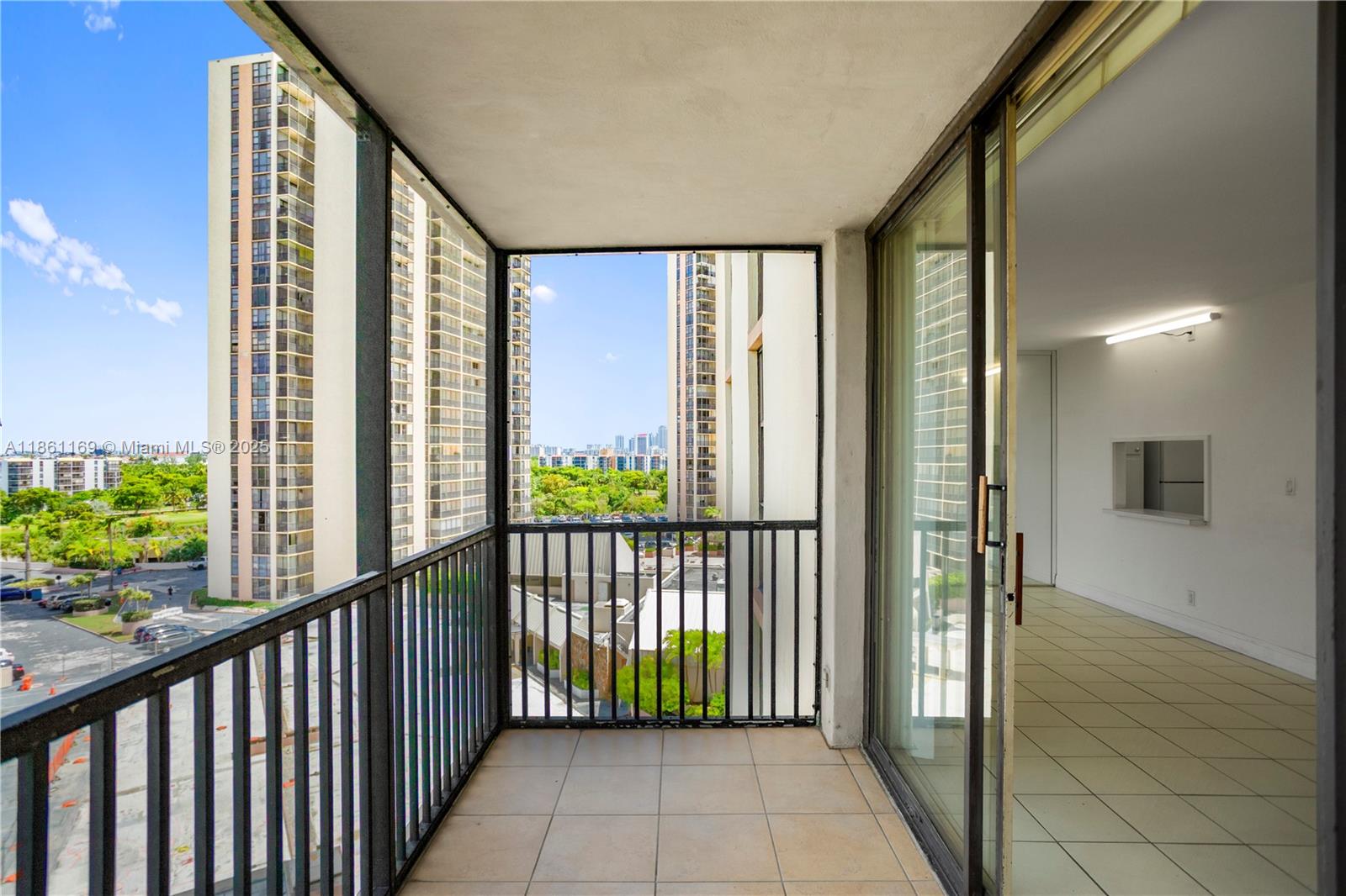 Photo of 20335 Country Club Dr  #901, Aventura, Florida, 33180 - 