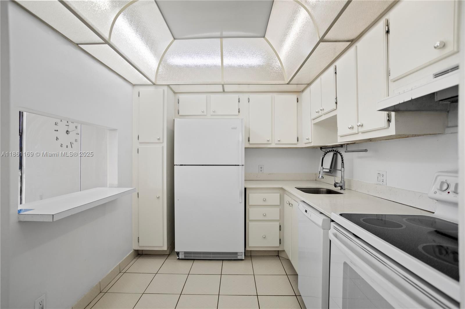 Photo of 20335 Country Club Dr  #901, Aventura, Florida, 33180 - 