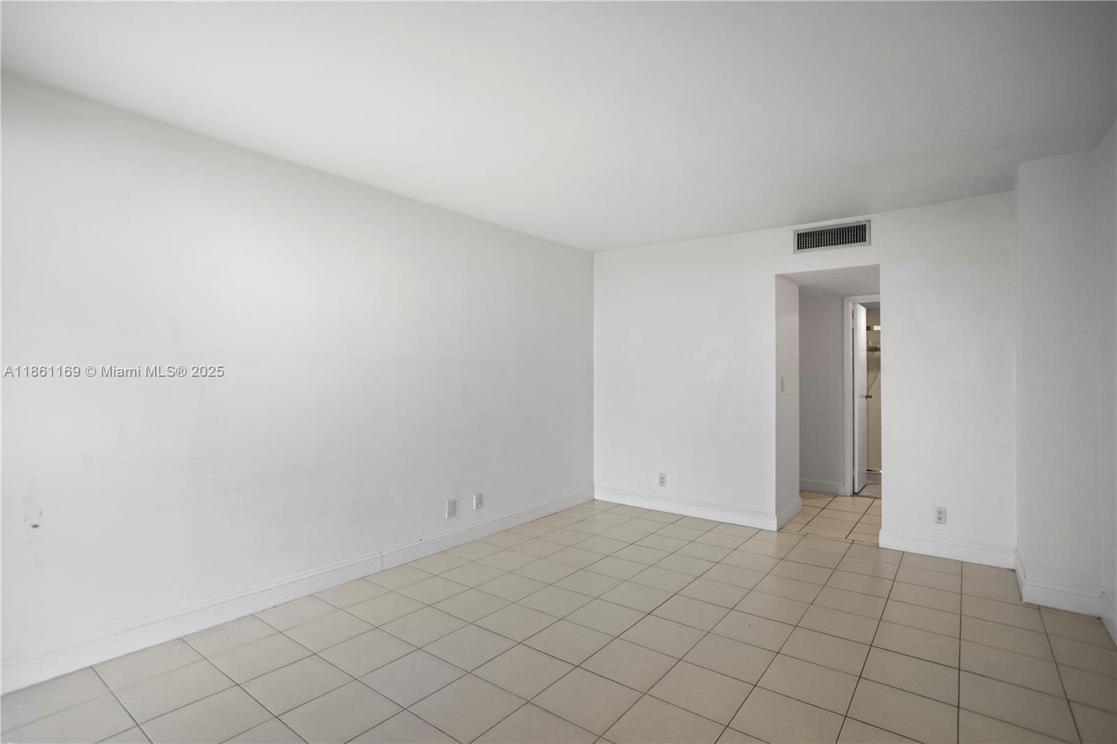 Photo of 20335 Country Club Dr  #901, Aventura, Florida, 33180 - 
