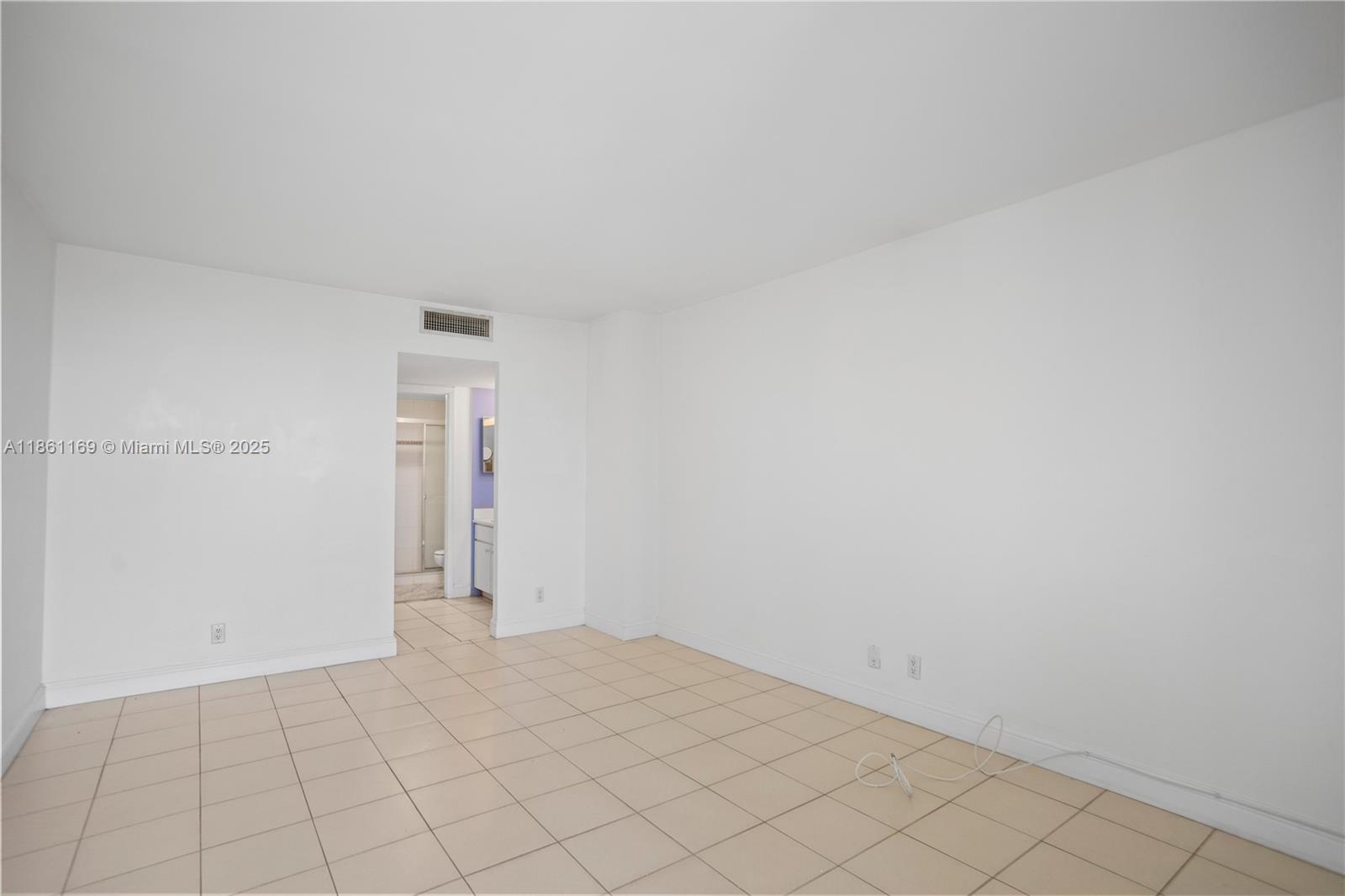 Photo of 20335 Country Club Dr  #901, Aventura, Florida, 33180 - 
