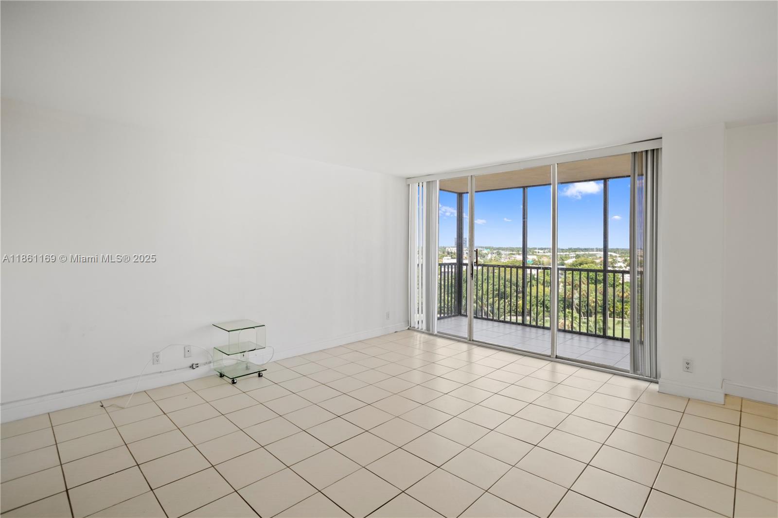 Photo of 20335 Country Club Dr  #901, Aventura, Florida, 33180 - 