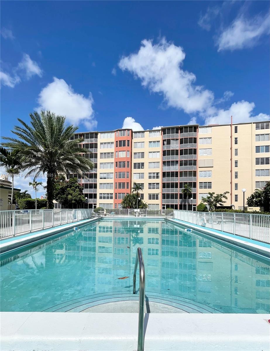 705-2 1 / 2 1036 sq. ft. $ 2025-08-18 0 Photo