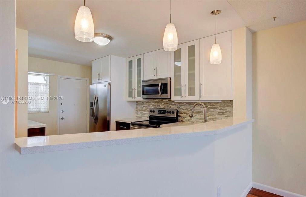 705-2 1 / 2 1036 sq. ft. $ 2025-08-18 0 Photo