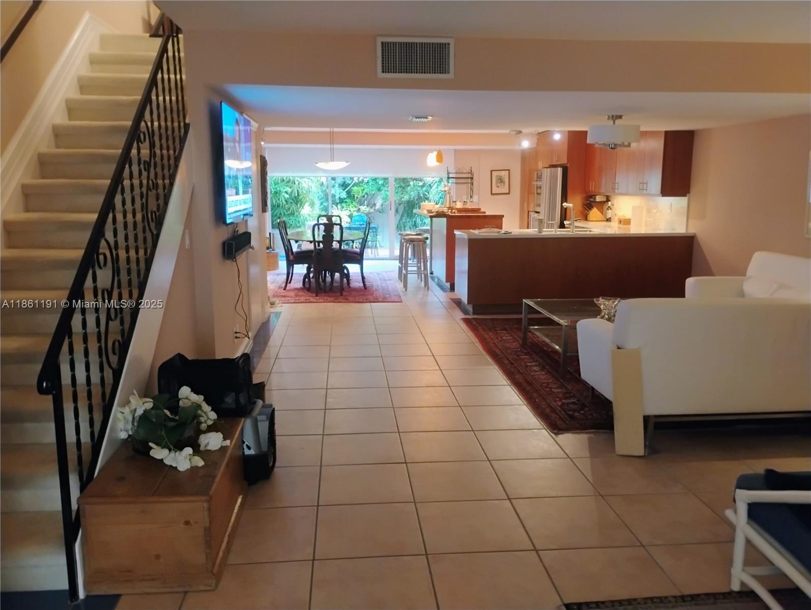 Photo of 612 27th Ave (612), Hallandale Beach, Florida, 33009 -