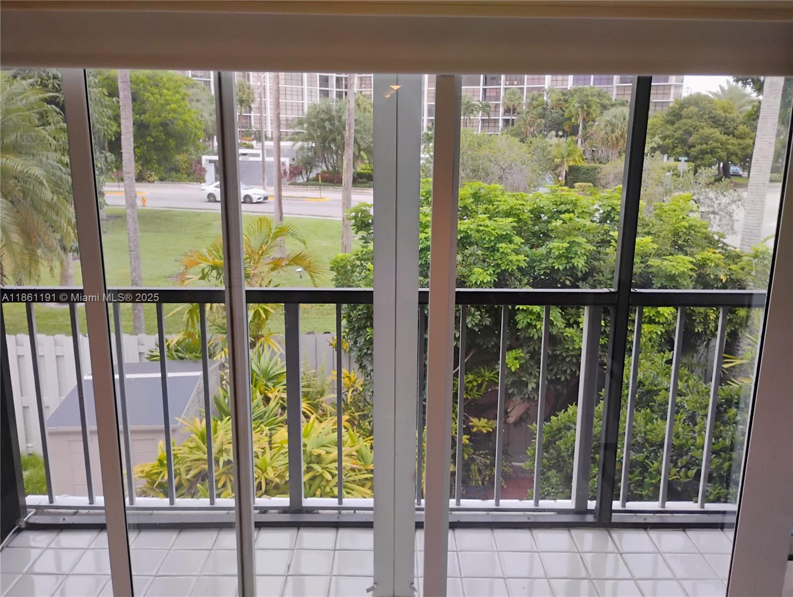 Photo of 612 27th Ave  (612), Hallandale Beach, Florida, 33009 - 