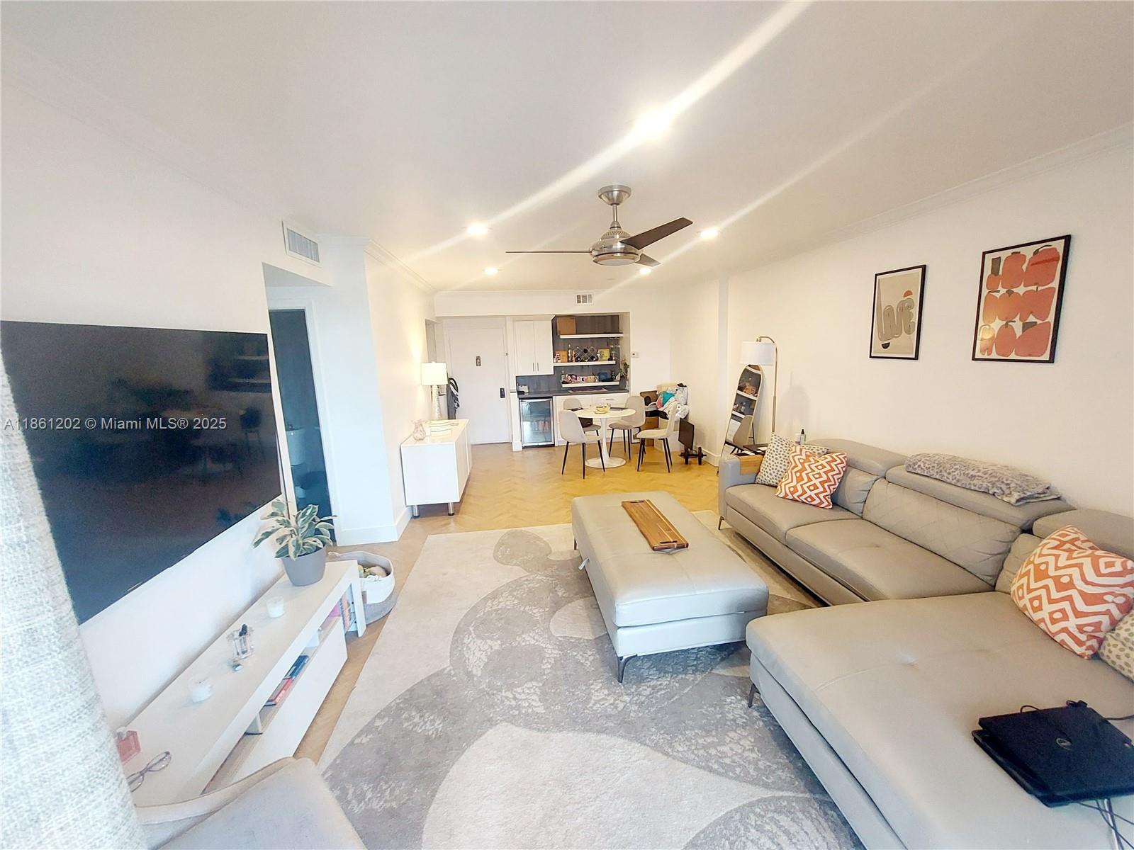 1005A 1 / 2 844 sq. ft. $ 2025-09-05 0 Photo