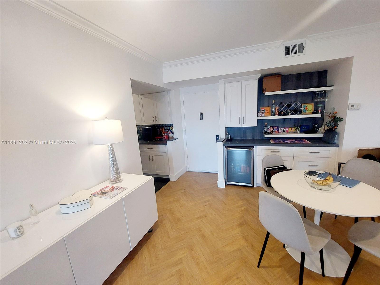 1005A 1 / 2 844 sq. ft. $ 2025-09-05 0 Photo