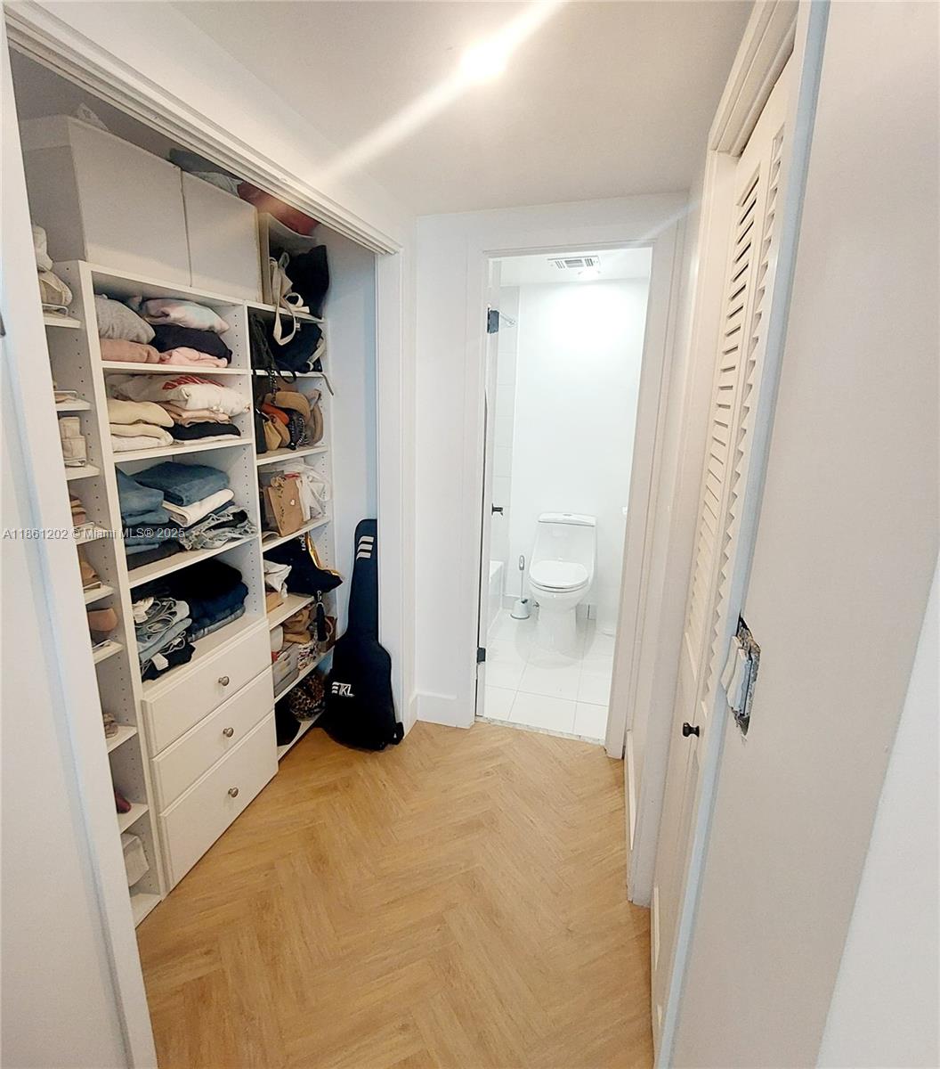 1005A 1 / 2 844 sq. ft. $ 2025-09-05 0 Photo