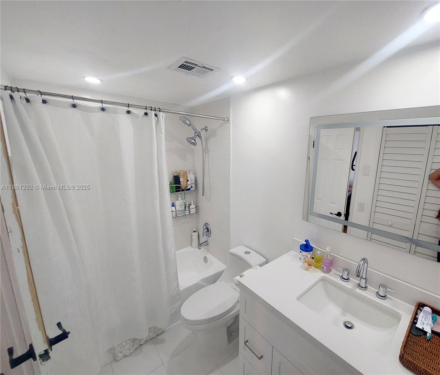 1005A 1 / 2 844 sq. ft. $ 2025-09-05 0 Photo