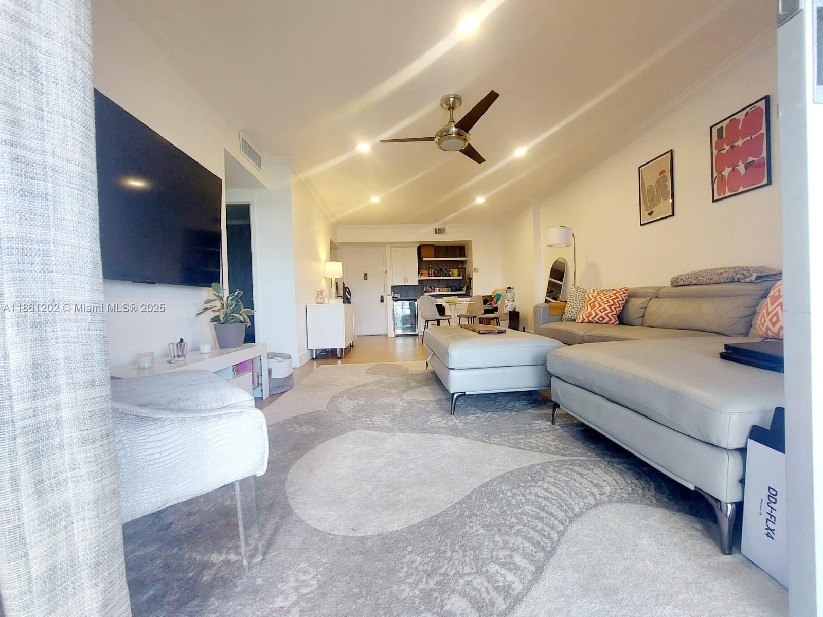 1005A 1 / 2 844 sq. ft. $ 2025-09-05 0 Photo