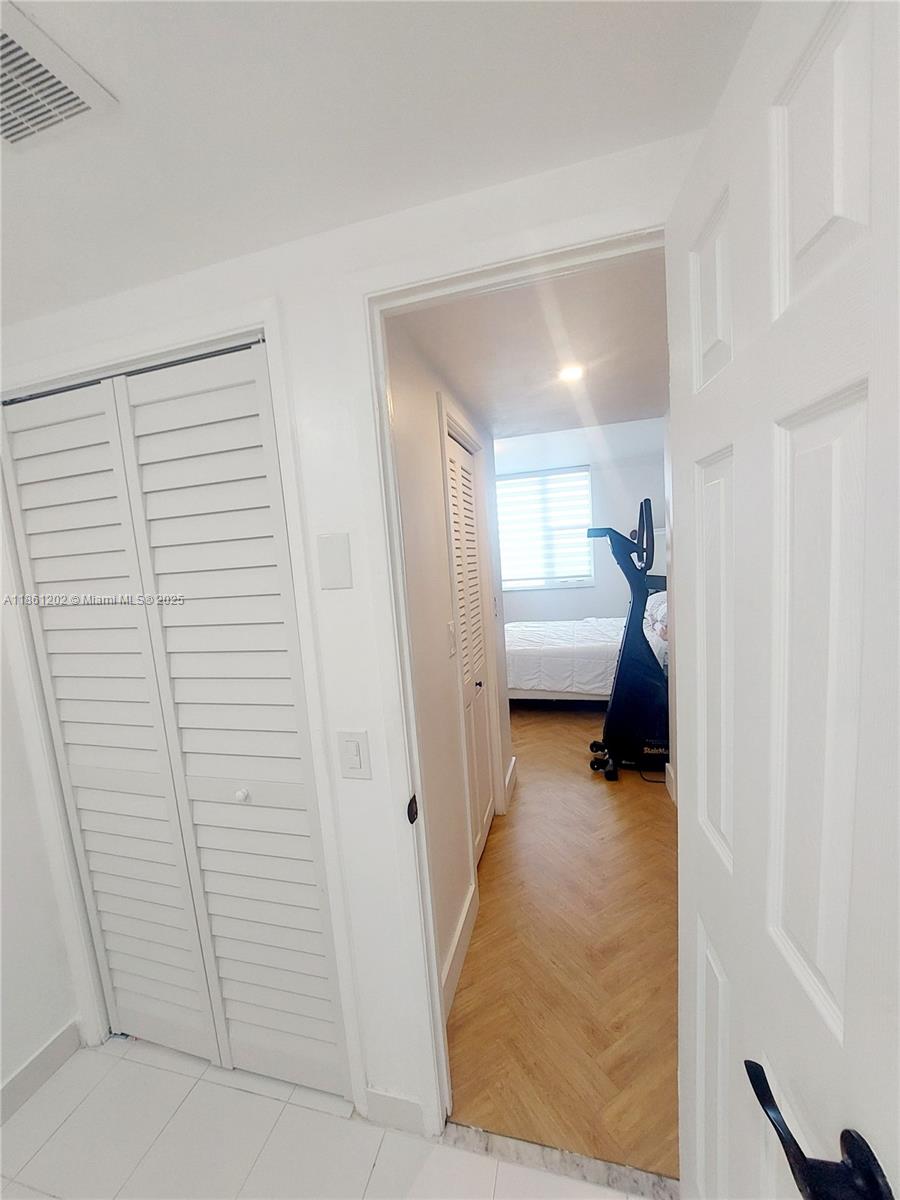 1005A 1 / 2 844 sq. ft. $ 2025-09-05 0 Photo