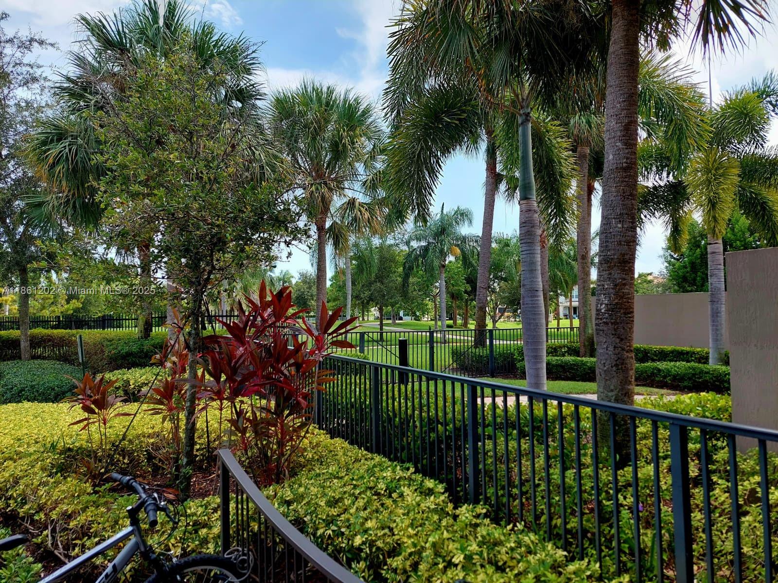 1005A 1 / 2 844 sq. ft. $ 2025-09-05 0 Photo