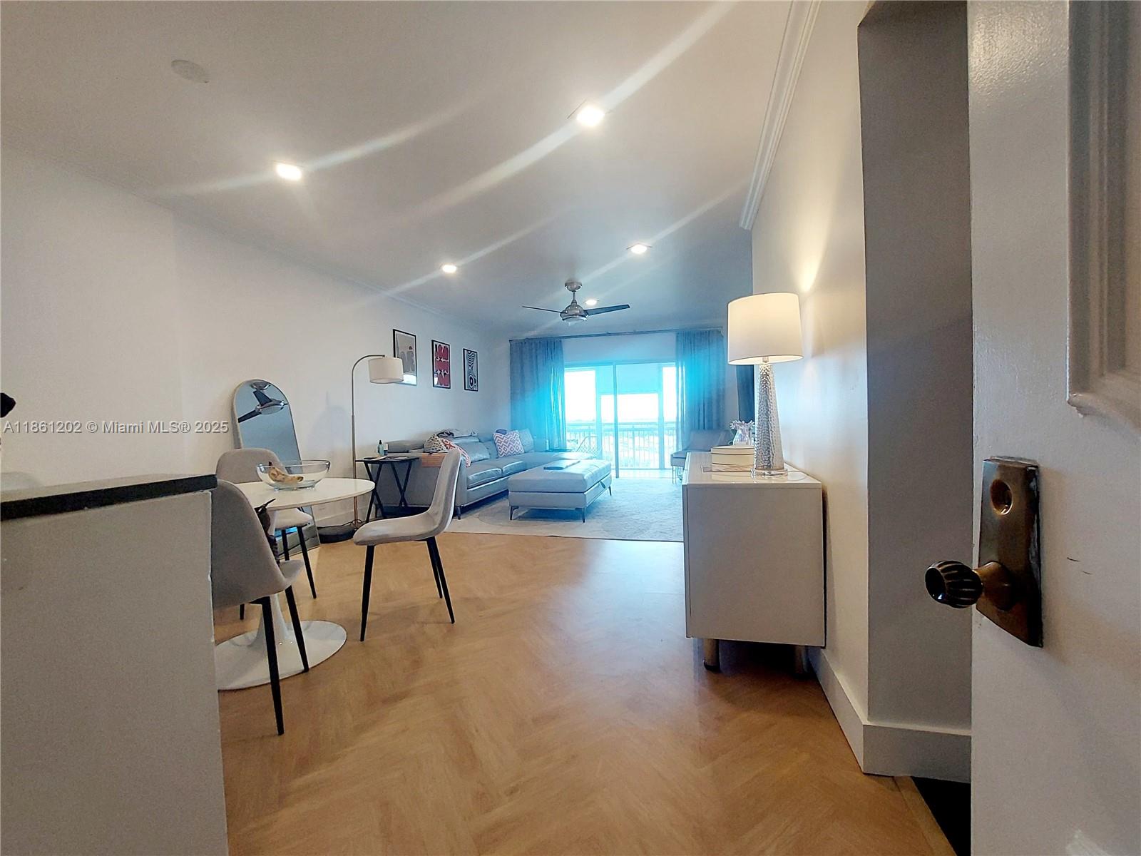 1005A 1 / 2 844 sq. ft. $ 2025-09-05 0 Photo