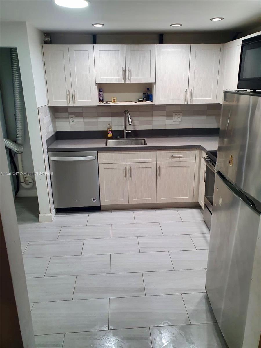 Photo of 1501 Ocean Dr  #205, Hollywood, Florida, 33019 - 