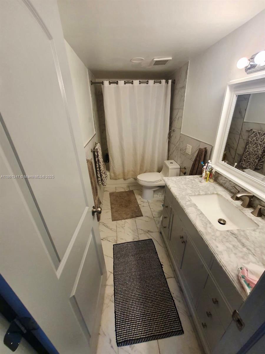 Photo of 1501 Ocean Dr  #205, Hollywood, Florida, 33019 - 