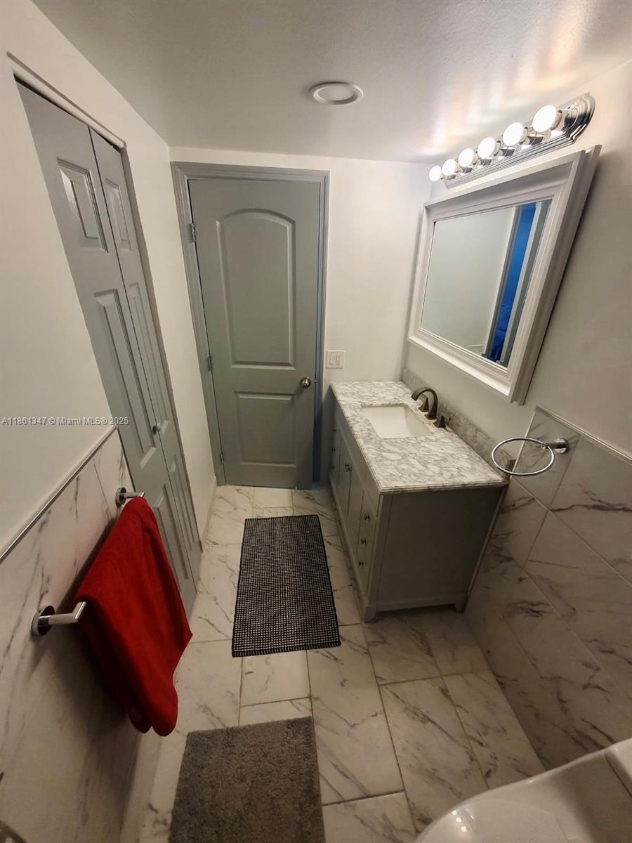 Photo of 1501 Ocean Dr  #205, Hollywood, Florida, 33019 - 