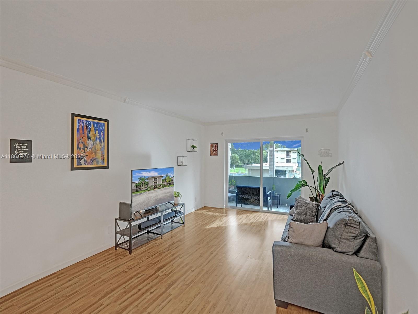 203 2 / 2 961 sq. ft. $ 2025-09-30 0 Photo