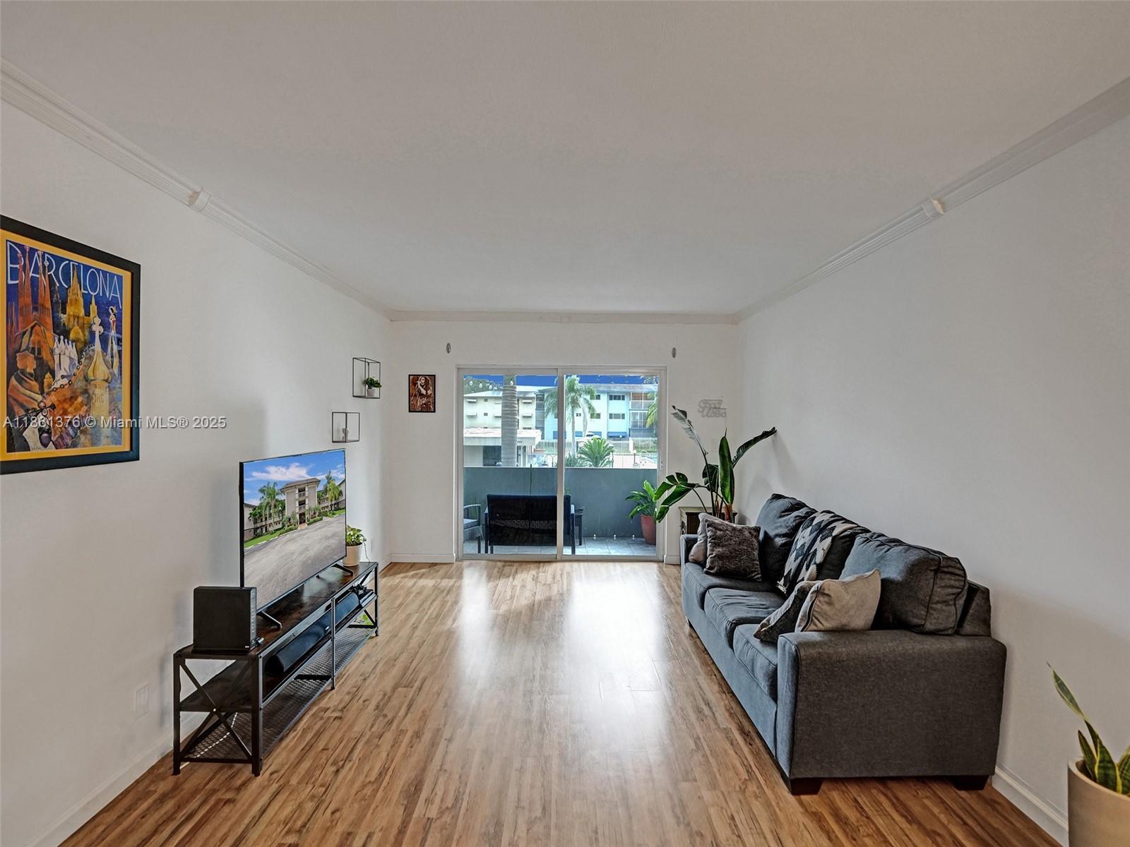 203 2 / 2 961 sq. ft. $ 2025-09-30 0 Photo