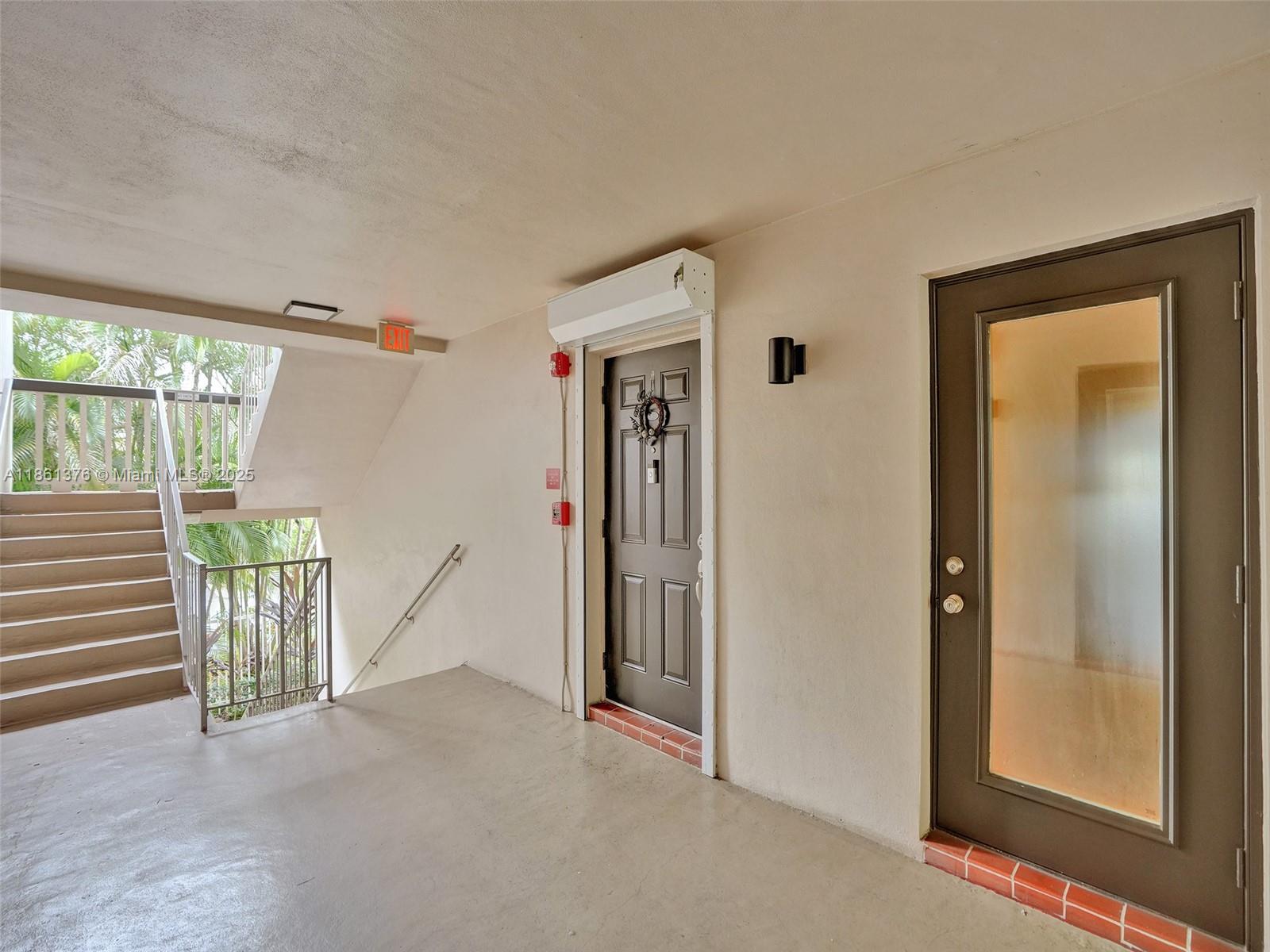 203 2 / 2 961 sq. ft. $ 2025-09-30 0 Photo