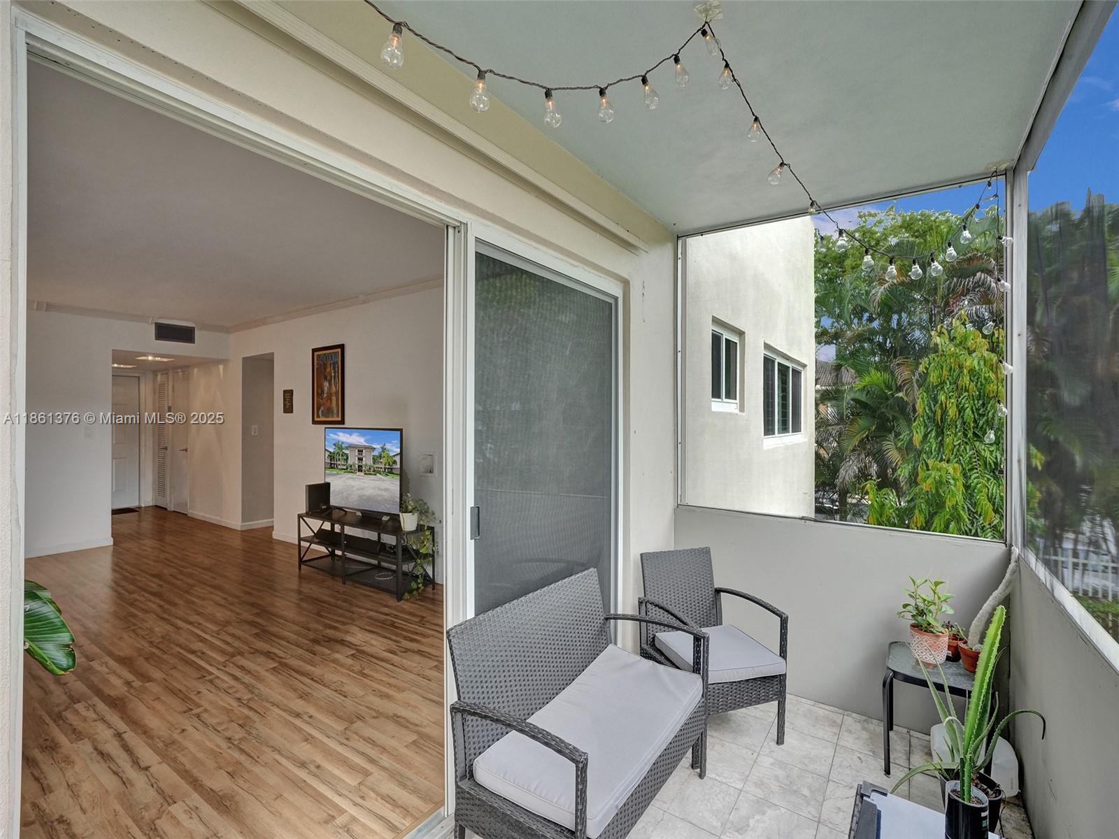203 2 / 2 961 sq. ft. $ 2025-09-30 0 Photo
