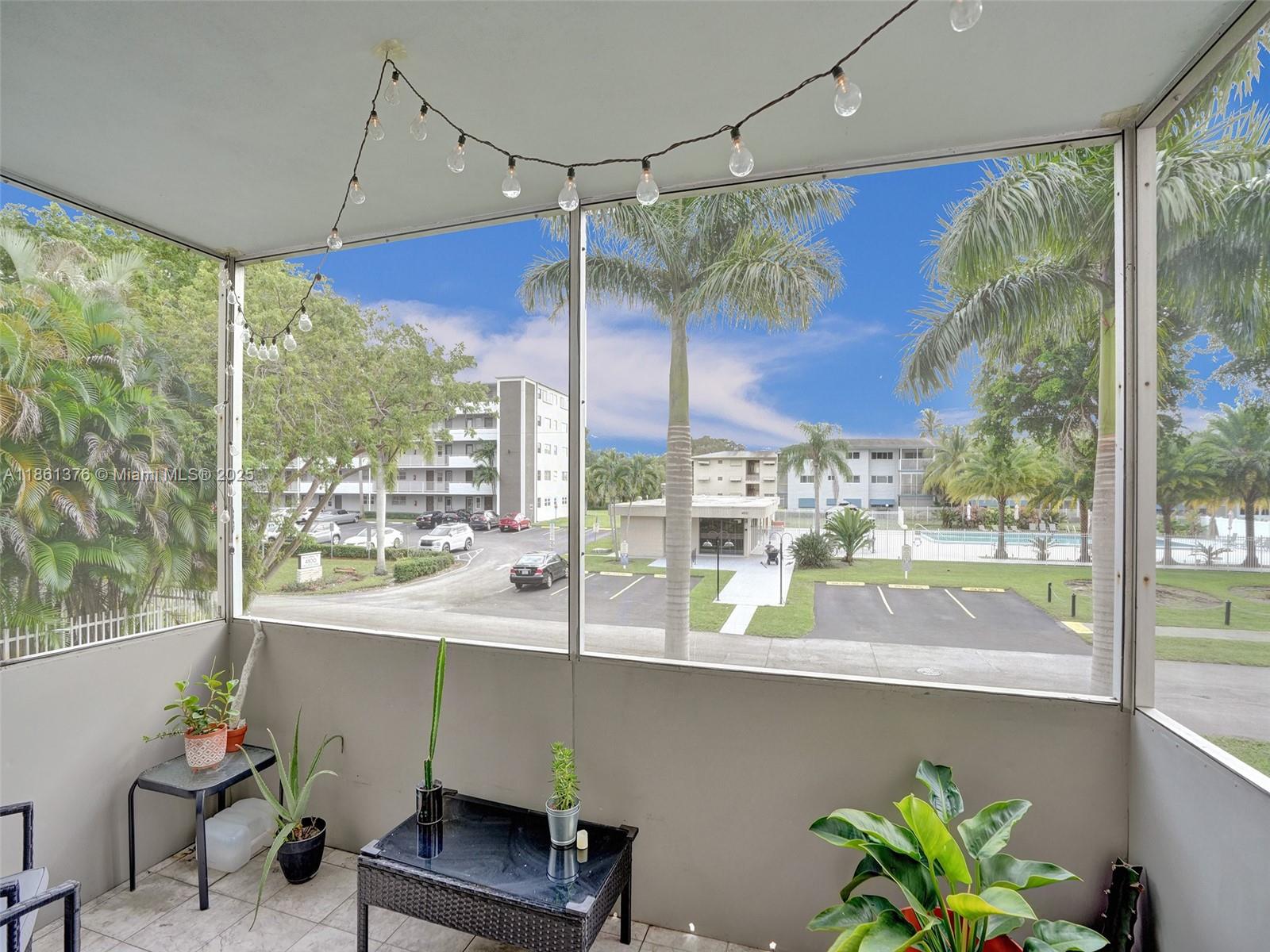 203 2 / 2 961 sq. ft. $ 2025-09-30 0 Photo