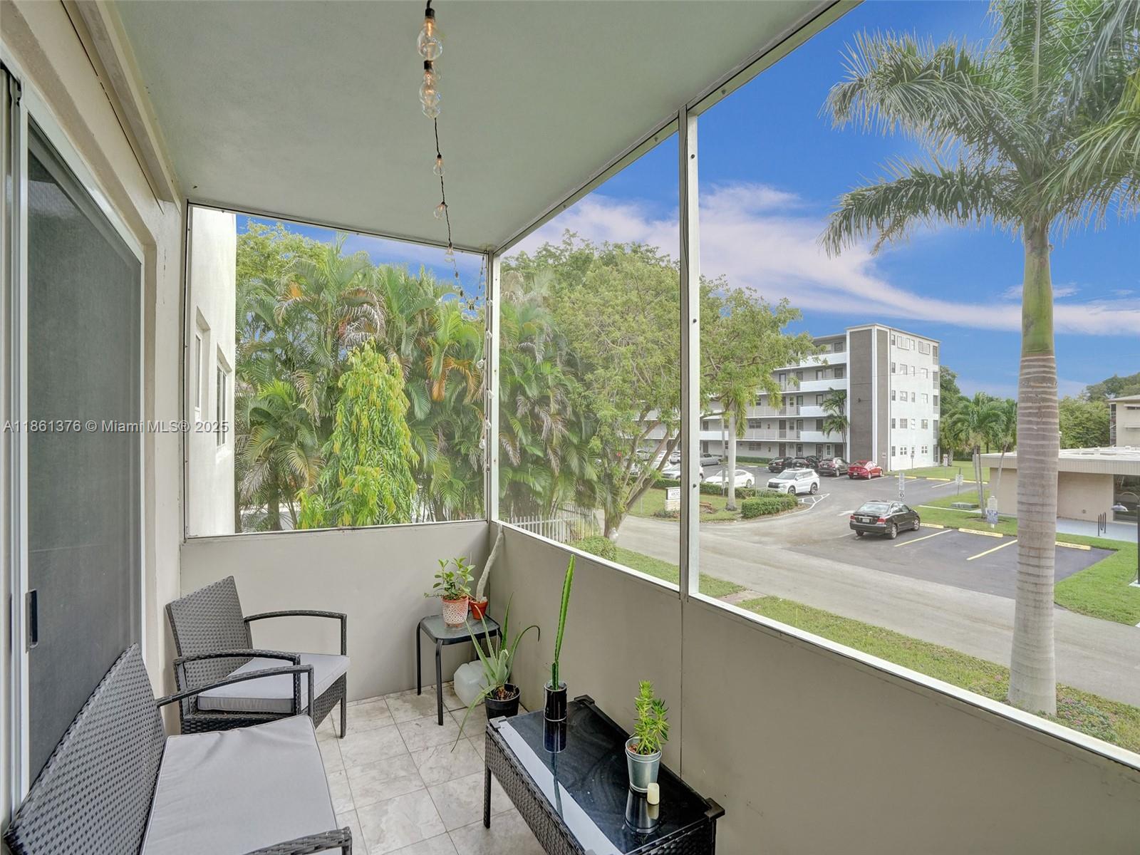 203 2 / 2 961 sq. ft. $ 2025-09-30 0 Photo