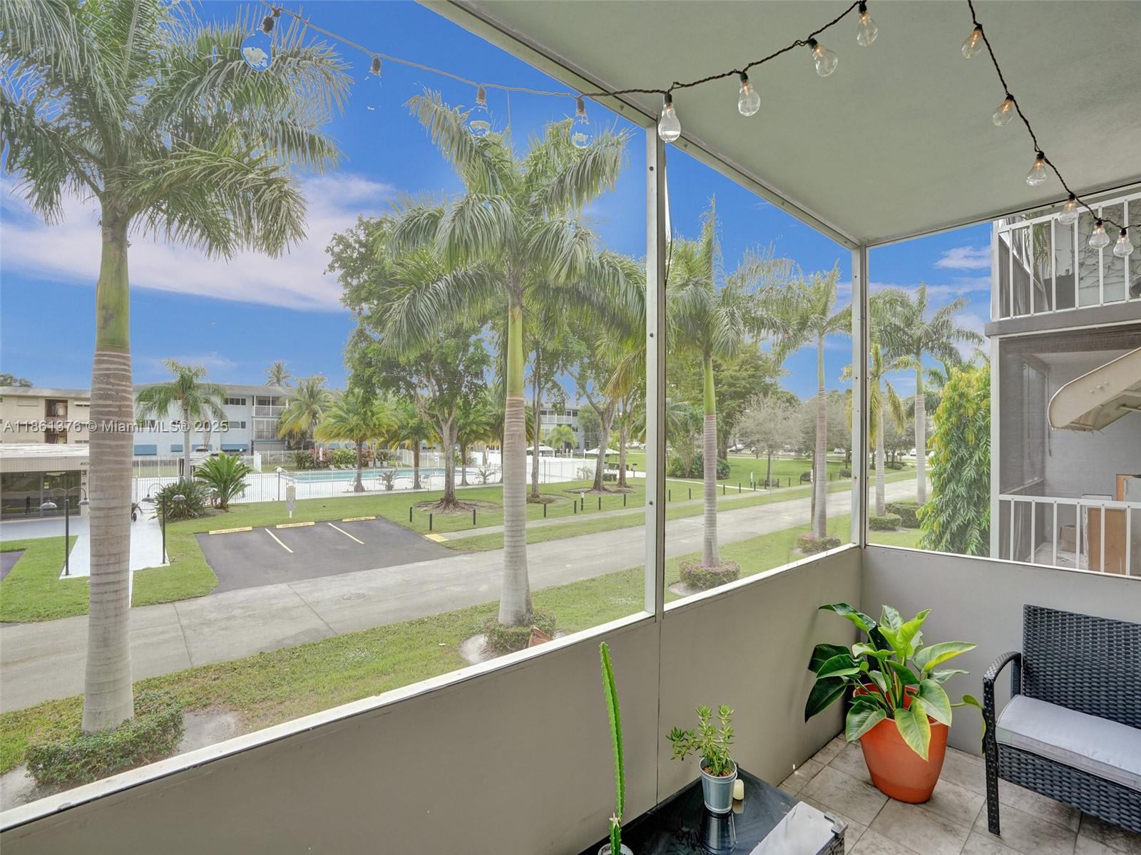 203 2 / 2 961 sq. ft. $ 2025-09-30 0 Photo