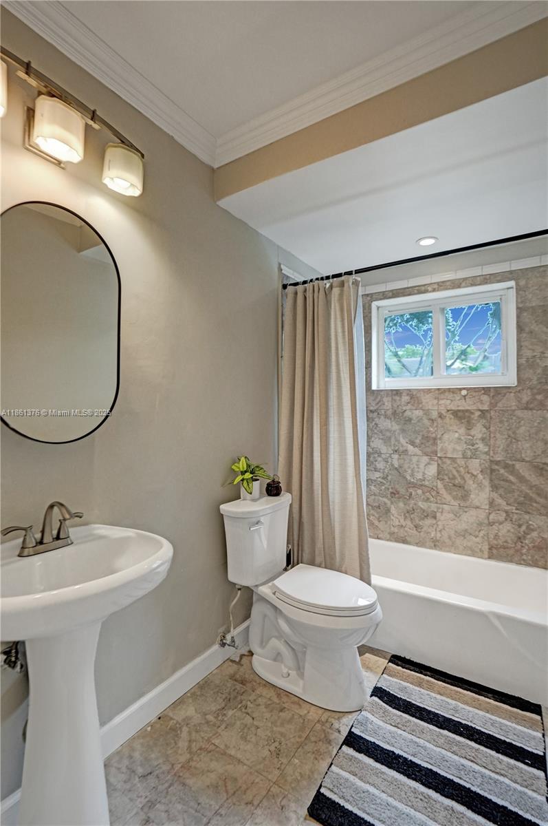 203 2 / 2 961 sq. ft. $ 2025-09-30 0 Photo