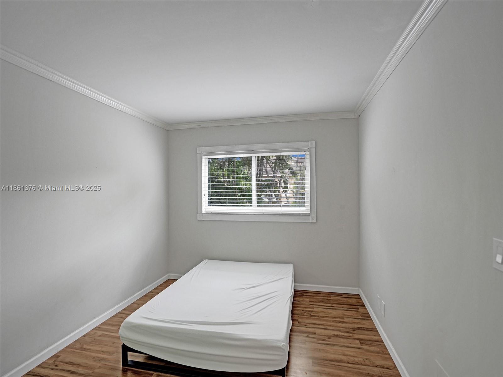 203 2 / 2 961 sq. ft. $ 2025-09-30 0 Photo